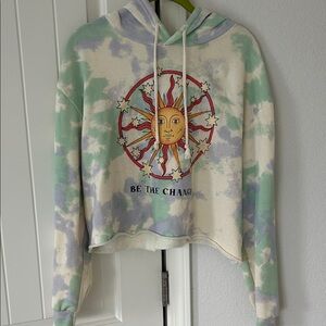 Tie-Dye Sun Graphic Crop Top Hoodie